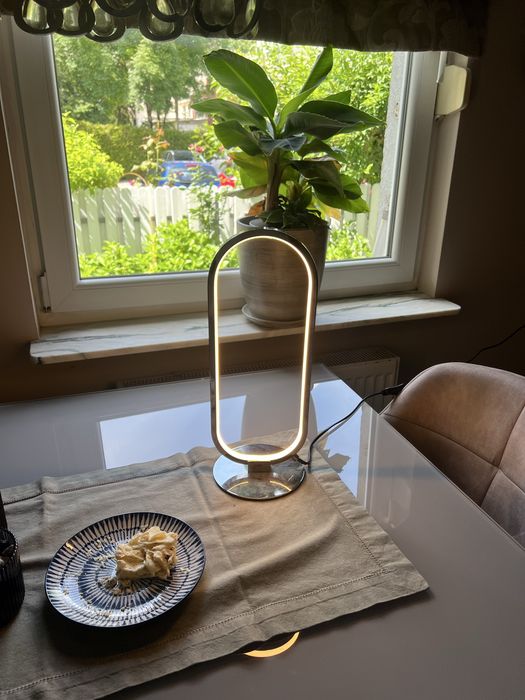 Stylowa lampa ledowa na biurko, lub dekoracyjne
