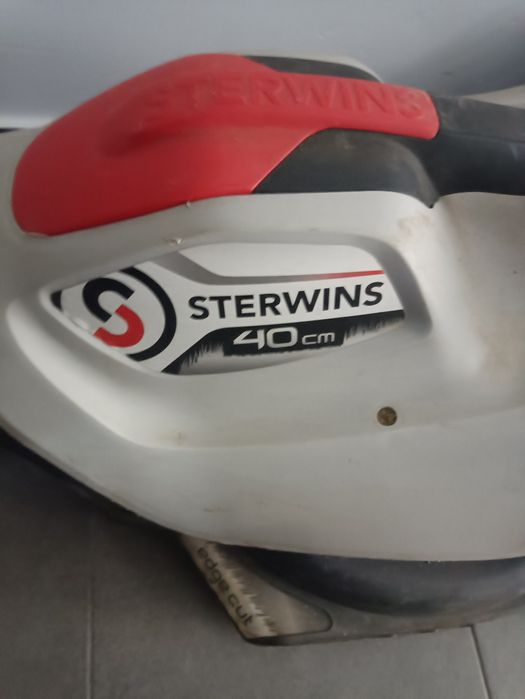 Máquina de cortar relva