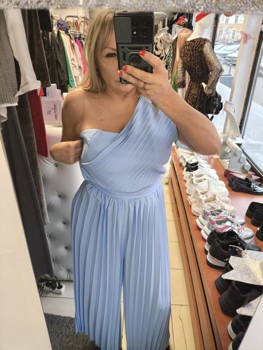 Piękny kombinezon plisą błękitny rozm S m