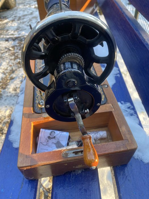 Швейна машинка Подолка