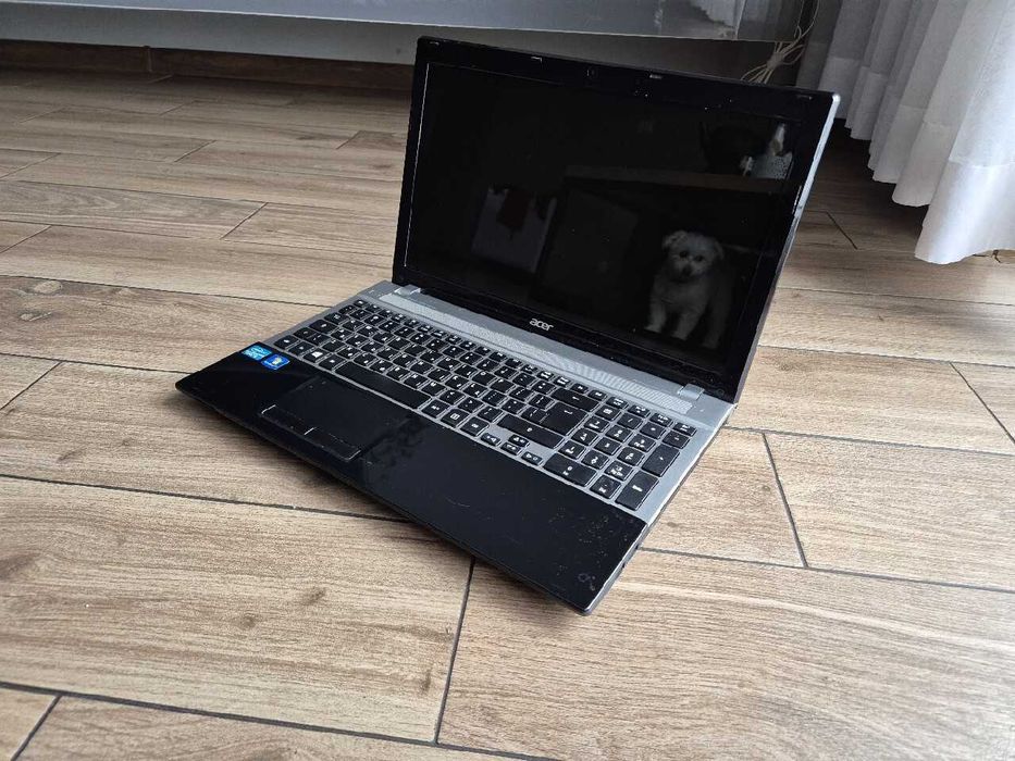 Laptop ACER V3 core I3