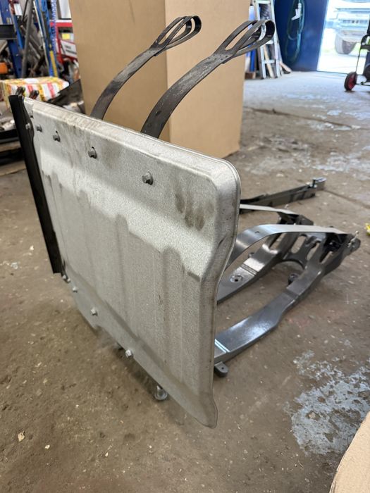 Volvo FH4 Mocowanie tłumika / katalizatora  nowe !