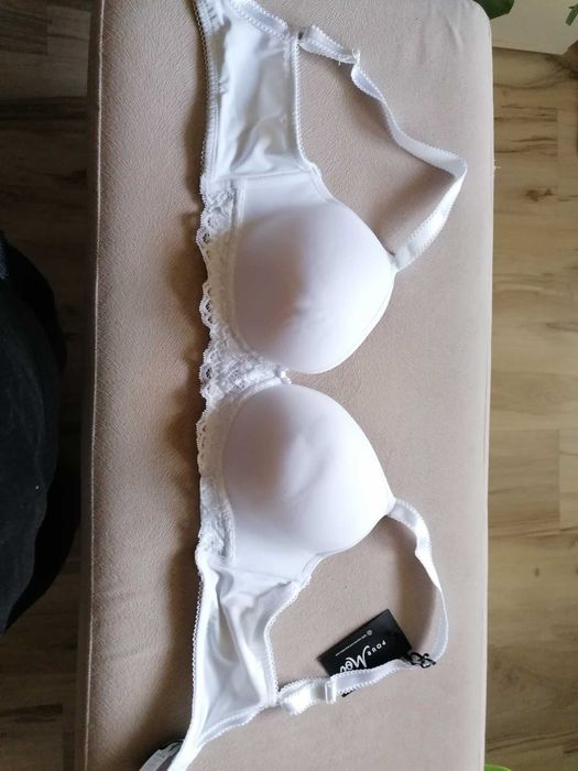 Biustonosz Pour Moi r. 75D nowy