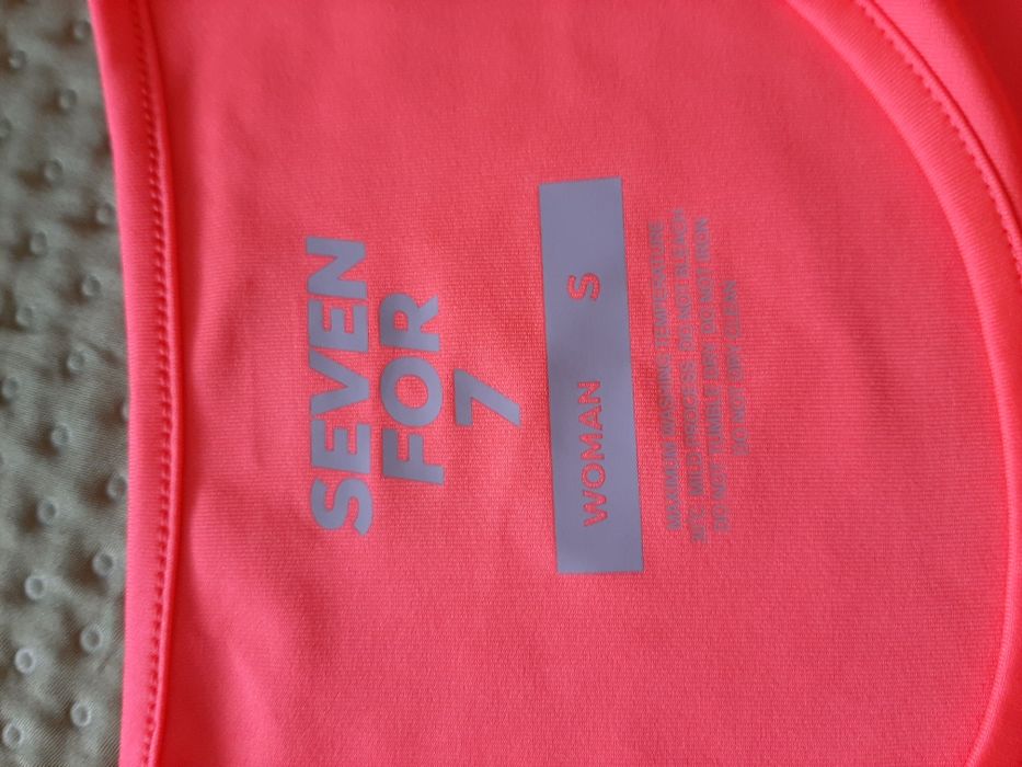 Komplet  ubrań  sportowych w roz  S