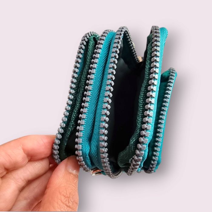 Bolsa Pequena c/ 3 bolsos NOVA