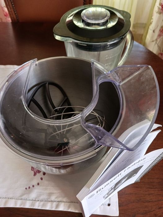 5 peças Batedeira e Liquidificadora Russel Hobbs 2640 56