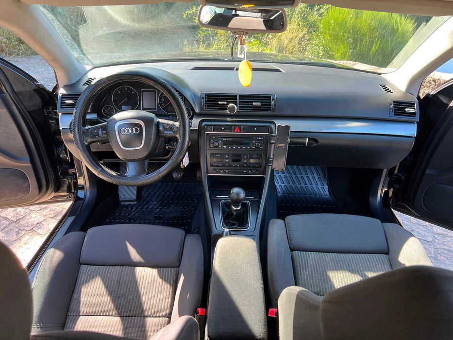 AUDI A4 2.0 TDI 140CV+ - Pronta a comer quilómetros.