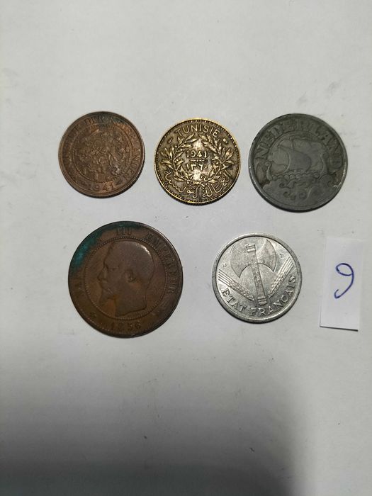 Moedas estrangeiras para coleção.  Лот 75