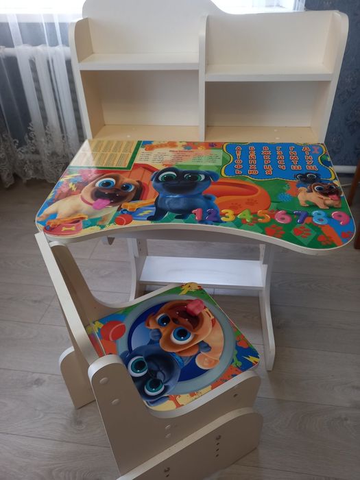 стол парта і стільчик  Висота регулюється