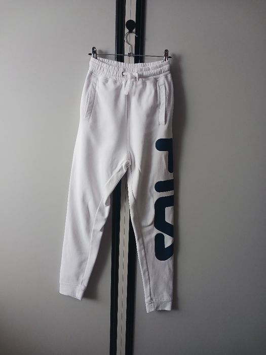 Białe spodnie dresowe Fila rozm. XS