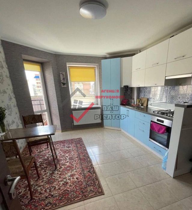 Постора 1к квартира з євроремонтом, 41м², кухня 12 м2, балкон