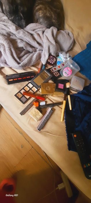 Maquilhadora profissional e diplomada com anos de experiência