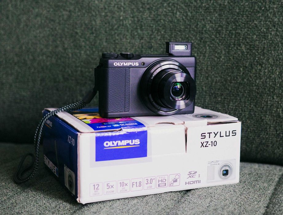 Olympus STYLUS XZ-10 (12 Mpix\f/1.8–2.7\5x zoom opt.\RAW/JPEG)