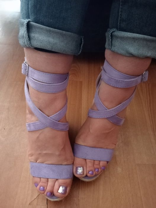 Modne sandały zamszowe roz 39