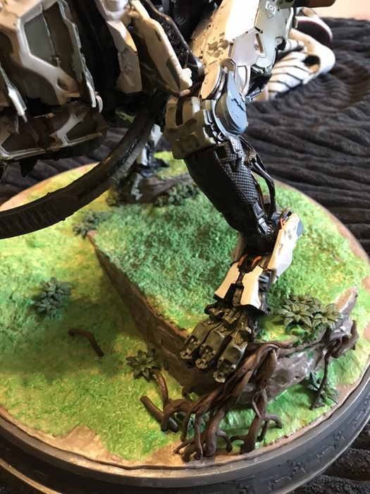 Horizon Zero Dawn The Thunderjaw Collection statue. Limited edition