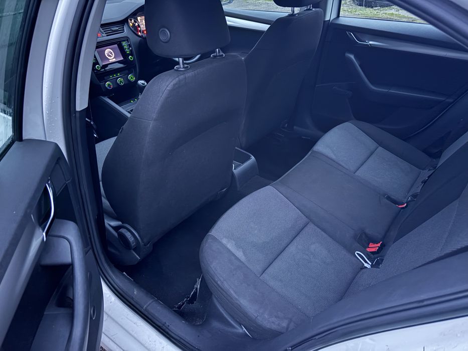 В Житомирі Skoda Octavia A7 2013 бензин 77кВт праве кермо Житомир