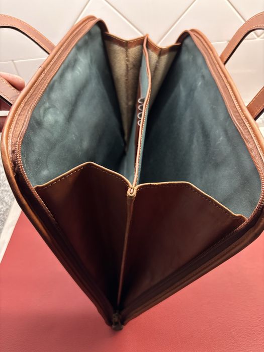 Pasta em pele Ted Benson