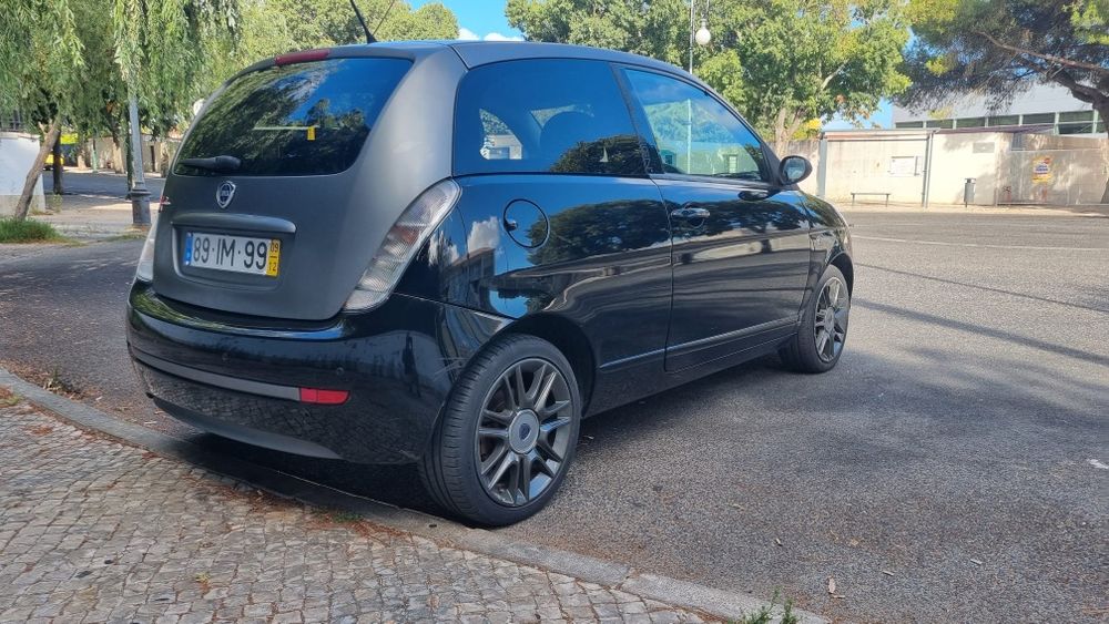 Lancia Ypsilon 1.3 MultiJet Momo Disign
