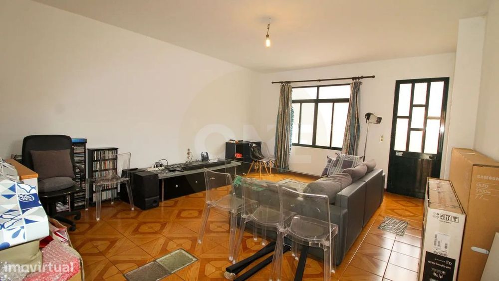 Prédio para Comércio e Habitação no Centro de Machico