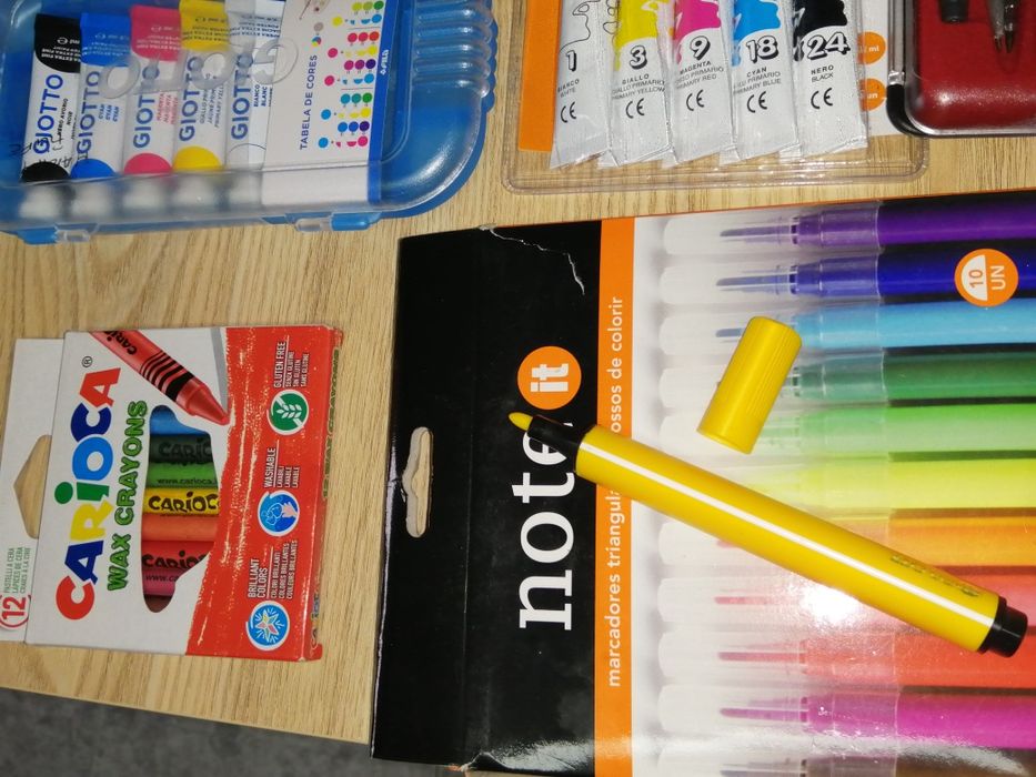 Material escolar diverso