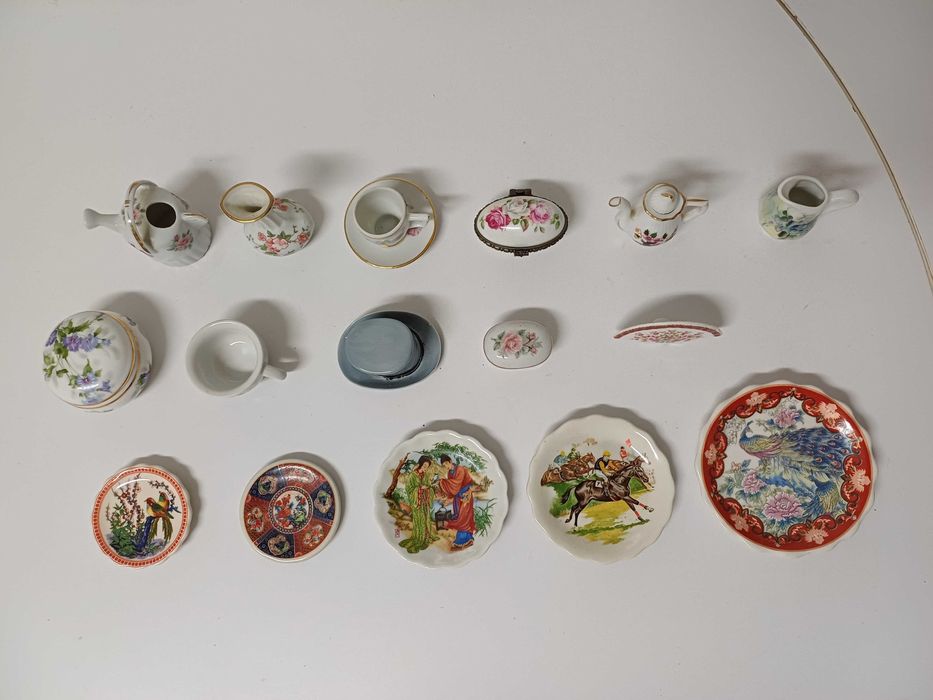 Porcelanas várias antigas 16 unidades