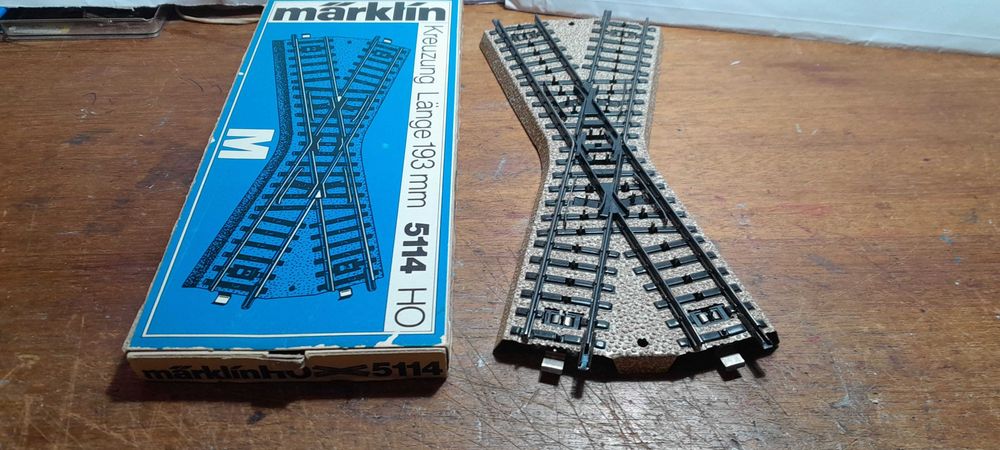 Cruzamento de vias M -Marklin 5114- Escala H0 na caixa original