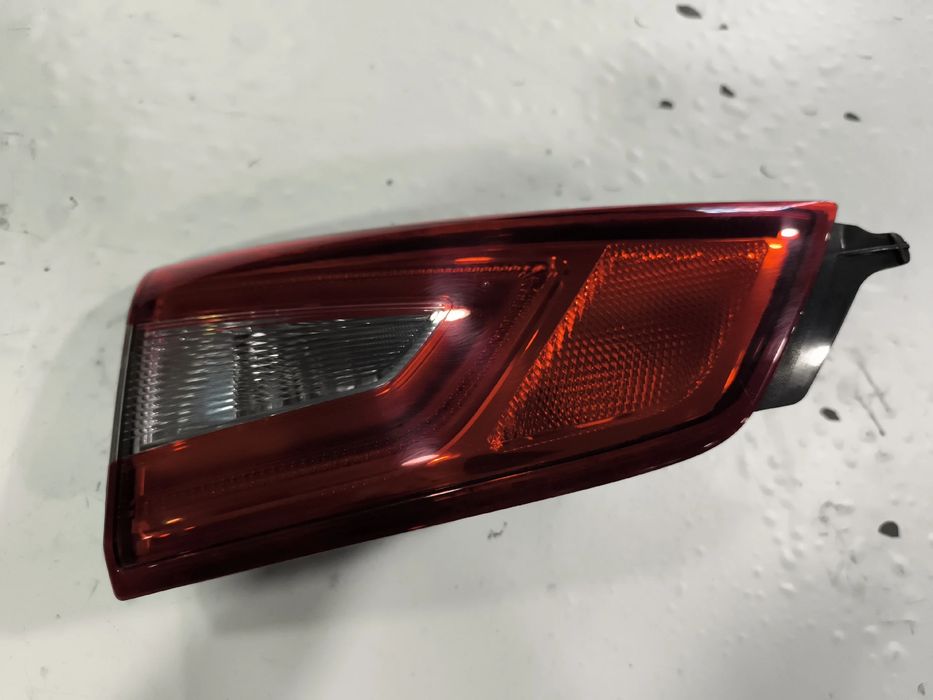 Farolim da mala esquerdo NISSAN QASHQAI +2 (JJ10E)