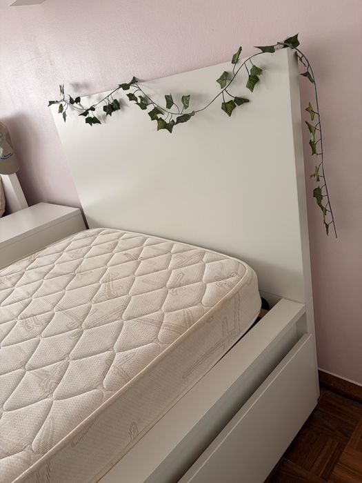 Vendo Cama Ikea em perfeito estado