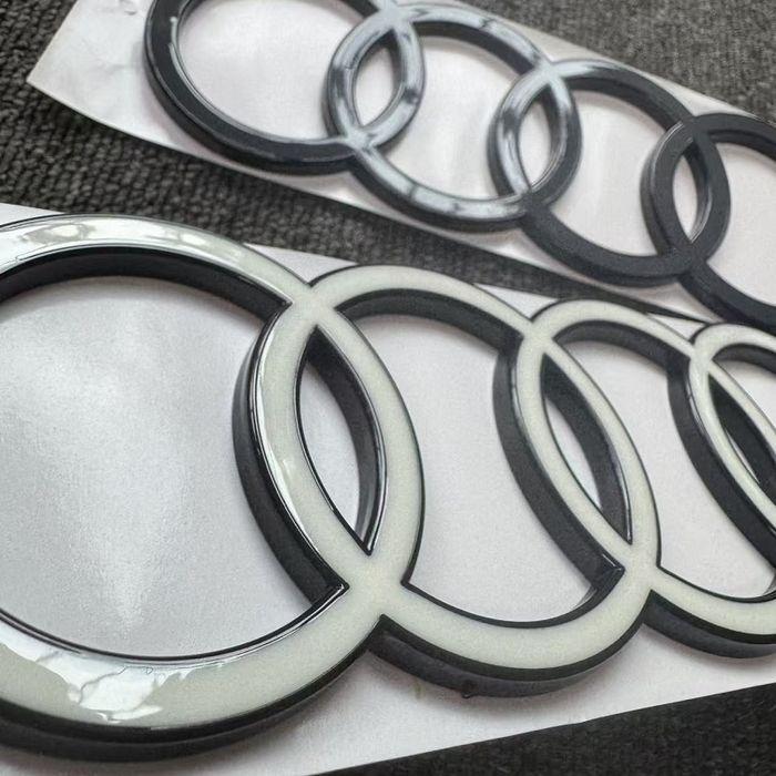 Кільця емблема значок Audi в решітку багажник нового зразка