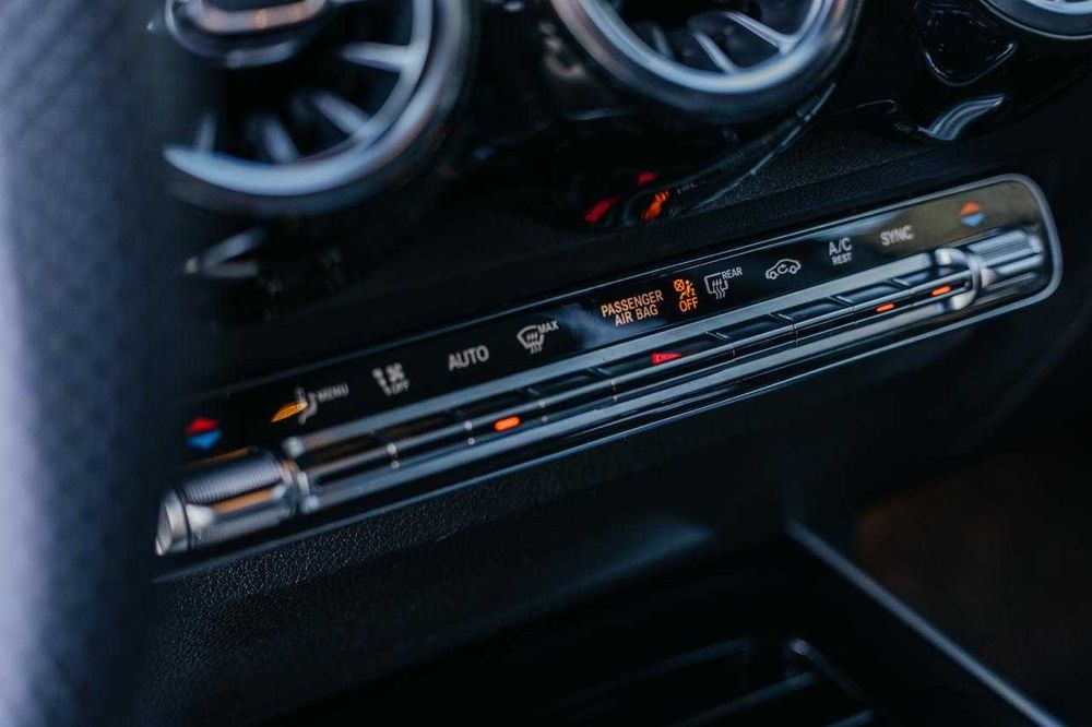 Mercedes-Benz GLB 200 d AMG Line Premium Plus | 2024 | 7 Lugares | Teto Panorâmico | Nacional
