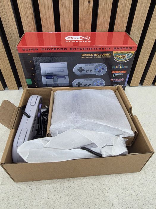 Mini SNES Console – US Model (Like New)64741299677569124
