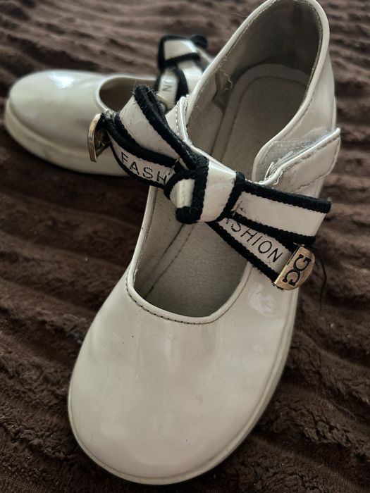 Туфельки для дівчинки