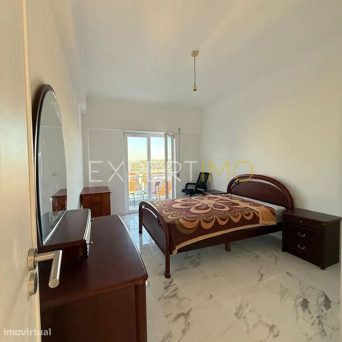 Apartamento com 3 quartos totalmente remodelado na Reboleira...