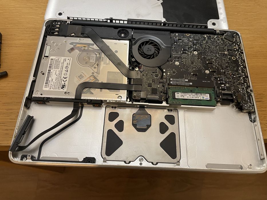 Macbook Pro early 2011 + Magsafe (ler descrição)
