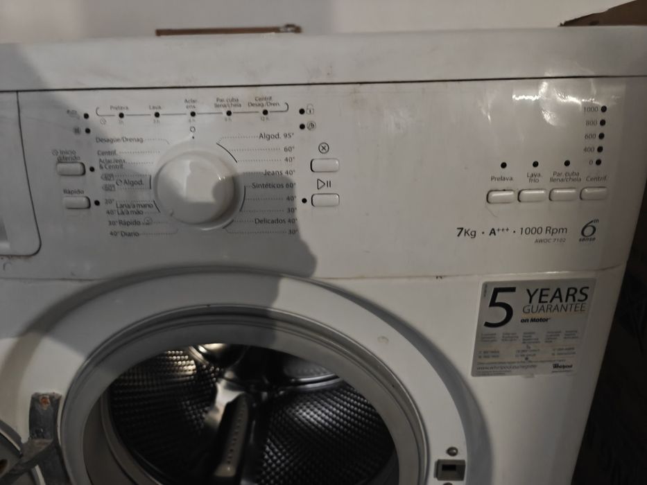 Máquina de lavar roupa Whirlpool de 7kg