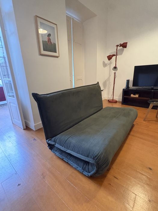 Sofa verde tropa novo