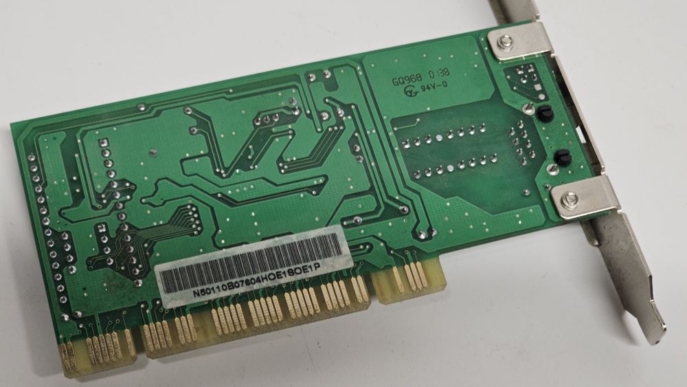 Stara karta sieciowa LG LAN retro PC gaming Windows 98 komputer