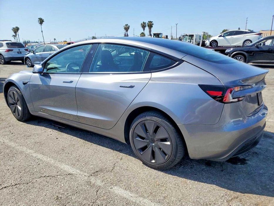 Tesla Model 3 2025