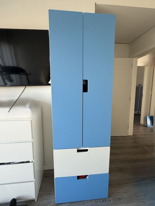 Armário Roupeiro com dois gavetões (Ikea Stuva)