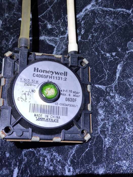 Реле тиску диму котла Ferroli Honeywell C6065F1241 P=1.53 mbar