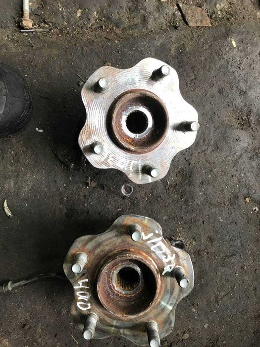 Ступиця маточина цапфа ступиці задні Nissan Qashqai J10 2WD 4WD