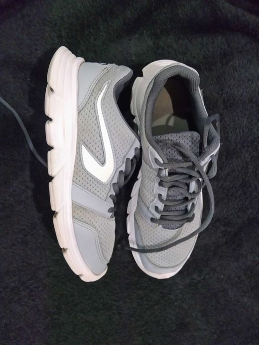 Фирменные кроссовки,Kajenji