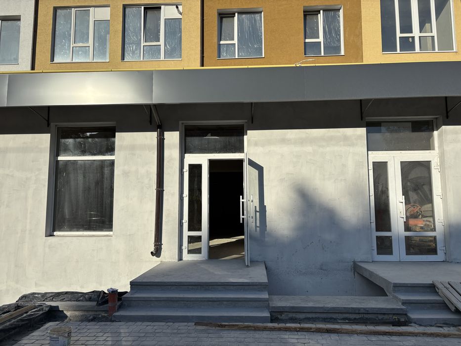 Оренда приміщення 70 м². Галицька. Бізнес. Фасадне. Шоурум. Кавʼярня