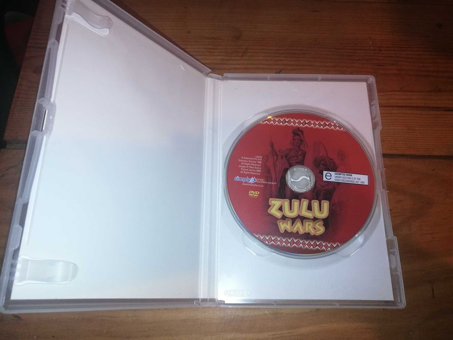 ZULU WARS 	DVD (áudio Inglês - sem legendagem)
