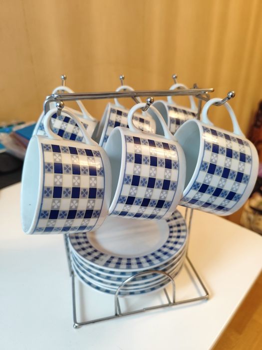 Чайний набір на підставці