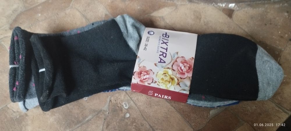 Продаємо нові жіночі шкарпетки