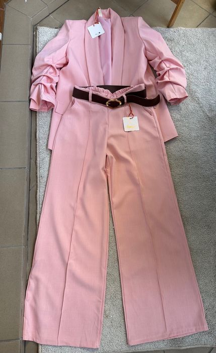 Garnitur damski elegancki pudrowy róż szerokie nogawki italy