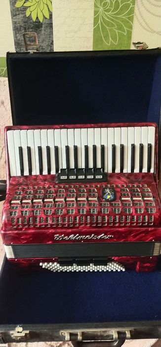 Новий Weltmeister Meteor 5+3регістра.