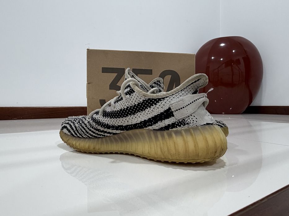 Yeezy Boost 350 V2 - Zebra