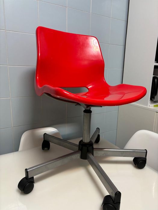 Cadeira secretaria regulável em altura IKEA | 7,99€
